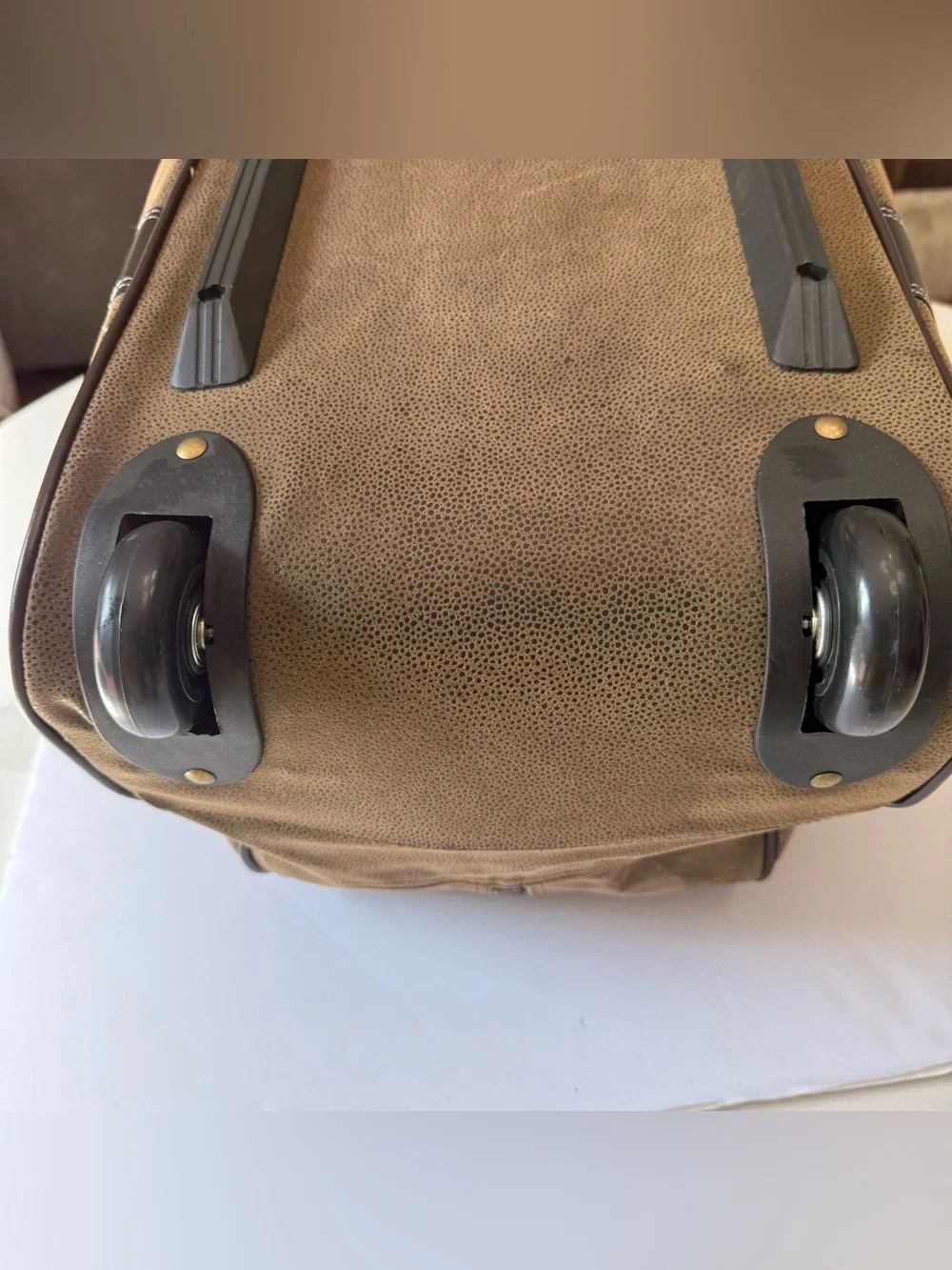 Sovrano Rolling Duffel Bag Brown Novohyde Wheeled Travel Weekender 24” Carry On